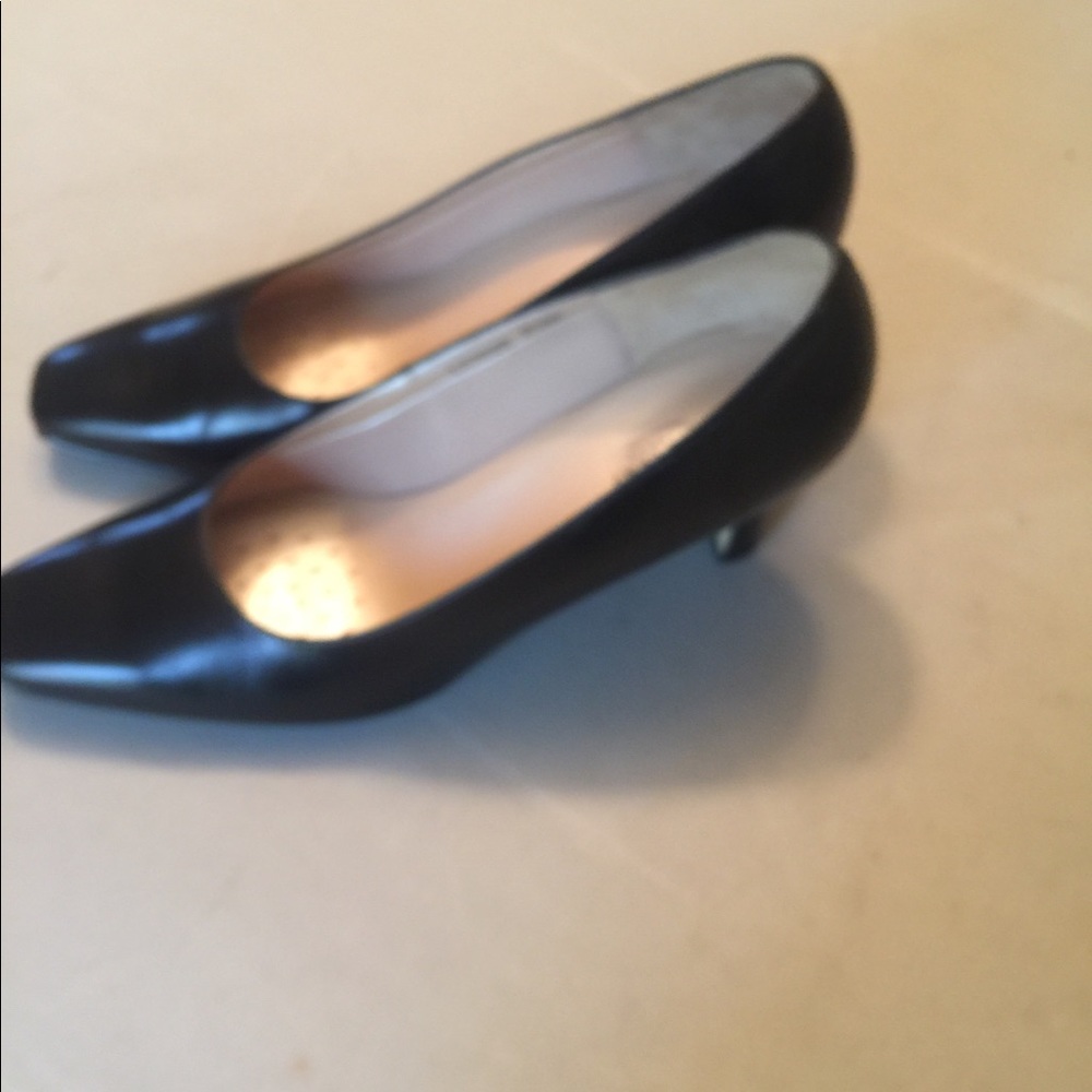 Shoes - Picture 5 of 6